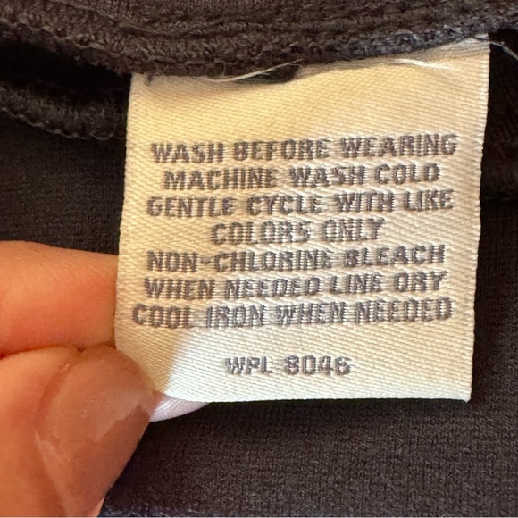 STYLE & CO. Skinny, Stretchy Pants. Comfortable. Size L. 2- Back pockets. - Picture 5 of 8